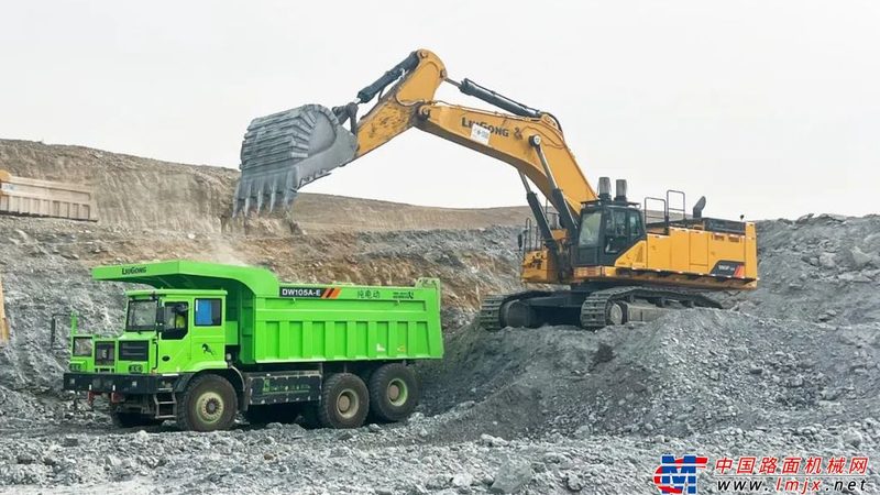 沥青路面压路机：揭秘其工作原理及选购要点
